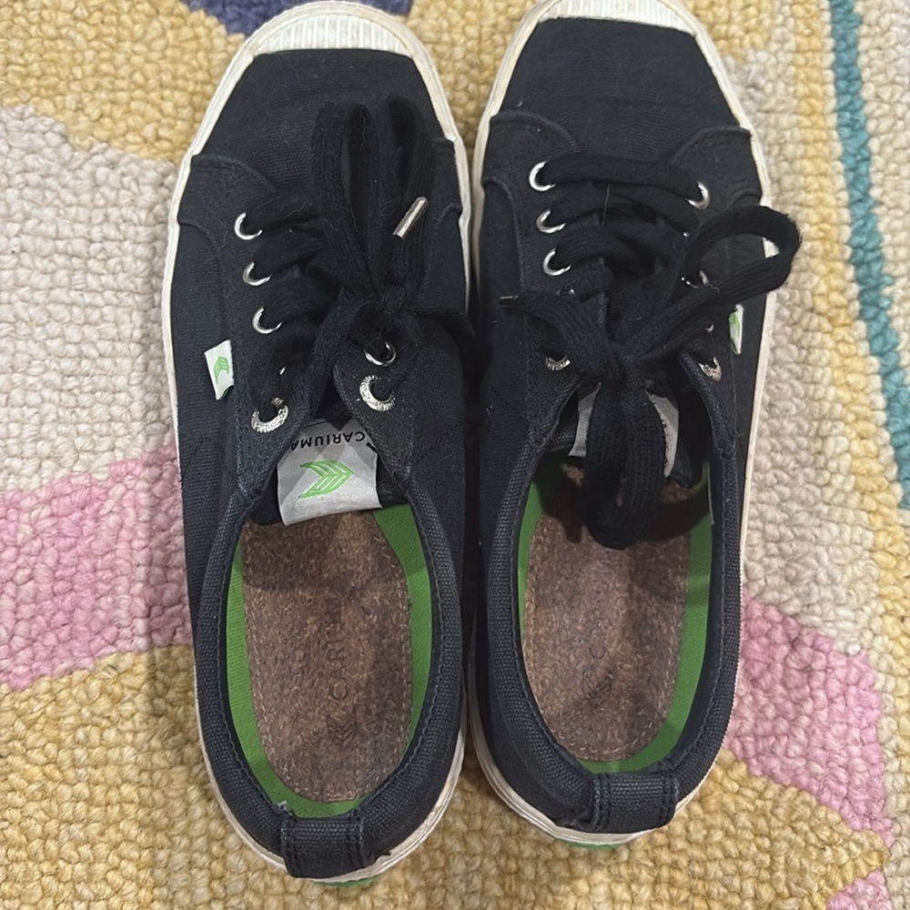 Cariuma Black Canvas Sneakers - Picture 4 of 8